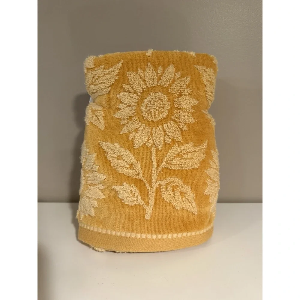 CARO Home (2) Hand Towels Golden Yellow Mustard Sunflower Reversible Fall Autumn